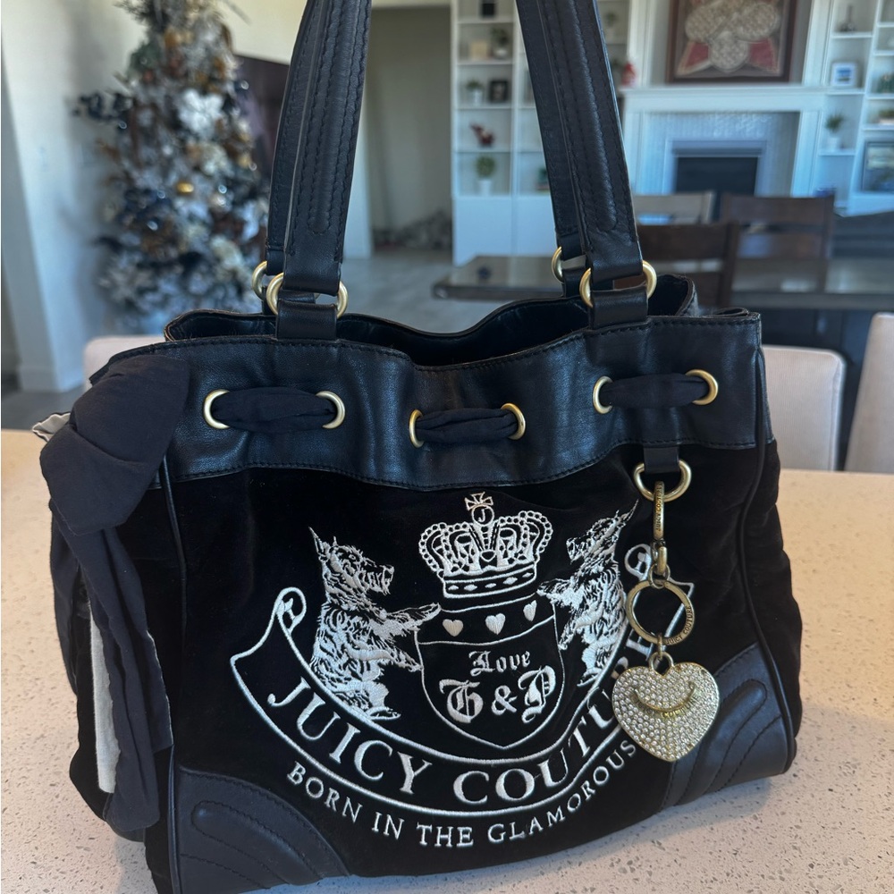 2002 Juicy Couture Royal Scotty Daydreamer – Black Velour